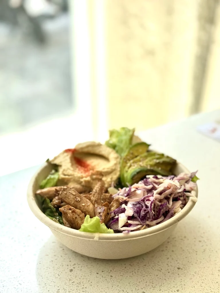 Ensalada de pollo y palta